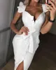 Vestido feminino de verão com decote quadrado bordado slim sexy com nádegas