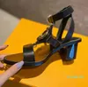 Kadınlar deri sandalet altın tonlu metal yüzük faro yaz tasarımcısı bayan ayak bileği kayış tokası tıknaz tıknaz kauçuk dış taban sandal