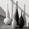 Minimalistische handgefertigte Kunst-Zen-Vase, Keramik-Dekoration, Wohnzimmer-Modell, Heimdekoration, Schwarz-Weiß-Kunstvase, Handzeichnung 240306