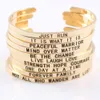 Pulsera inspiradora con mantra grabado de acero inoxidable de JUST RUN