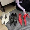 HBP Boğucu yeni stiller zarif bayan ayak bileği kayışı, kadınlar için sivri uçlu kırmızı kama topuklu ayakkabılar