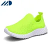 HBP Vendita diretta in fabbrica senza marchio Traspirante Fly Knitting Soft Sneaker Scarpe sportive da corsa Slip On Scarpe per bambini