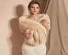 Kurtki Wraps Women Faux Fur Capes Szampan Wedding Bolero ukradł szal kurtkę ślubną formalną imprezę wzruszając ramionami Cape de Mariage7140029