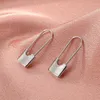 스터드 귀걸이 창조적 인 페이퍼 클립 잠금 스터드 여자 여자 여자 어리석은 기하학적 실버 컬러 자물쇠 귀 귀이 보석
