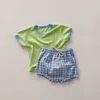 Neonati nati per bambina Ragazzi Estate Manica corta Patch Top T-shirt Pantaloni scozzesi Bambini Abbigliamento per bambini Set di cotone 2 pezzi 024M 240314