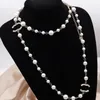 Enkelt elegant temperament guldpläterad lyxmärke designer hängen halsband kristall pärla bokstav choker hänge halsband tröja kedja smycken tillbehör