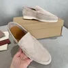 Scarpe casual Passeggiate estive Mocassini da donna Pelle scamosciata Piatta Suola morbida Chiusura in metallo Nappa Mocassini da uomo Beige Slip On Driving