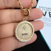 Pendentif Colliers Zirconia Gemstone Français Love Token Collier de charme pour le cadeau de la Saint-Valentin Médailles religieuses Bijoux Femmes