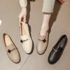 Casual Shoes 2024 Kvinnors små läder damer blommor loafers runda tå kristall blommor metall spänne platt stor storlek