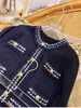 Spedizione gratuita blu navy cardigan corti designer bottoni in metallo giacche e gonne lavorate a maglia da donna 317001