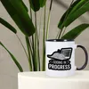 Tassen Lustige Coding Engineer Kaffeetasse In Progress Office Work Cup Geburtstagsgeschenk für Freunde Kollegen 11 Oz Keramik