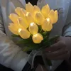 Tafellampen Tulpen Kunstlicht IP65 Waterdicht Oplaadbaar Kleine bureaulamp Werkt op batterijen Bloem Nacht PU Veelzijdig woondecoratie