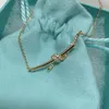 디자이너 Tiffay and Co S925 Sterling Silver Gu Ailing Rose Gold Knot Necklace Cross Knot Twist 디자인 다이아몬드 펜던트