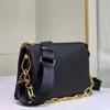 Designerskie kobiety na ramionach luksusowe torebki coussin najlepsza jakość torba łańcuchowa moda wielokolorowa litera crossbody crossbody makijaż torebki pod pachami