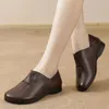 Повседневная обувь для мамы-осени с мягкой подошвой, каждая обувь в британском стиле на плоской подошве без шнуровки Loff, модная женская обувь