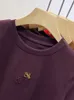 Модная мужская футболка Женская футболка Металлическая пуговица с вышивкой Роскошная дизайнерская футболка Мужская уличная дизайнерская футболка с коротким рукавом для отдыха