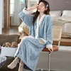 Pyjama d'hiver en flanelle épais et chaud pour femme - Cardigan solide à manches longues et col en V - Chemise de nuit décontractée surdimensionnée