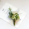 Broşlar Taze Orman Serisi Taklit Yeşil Bitki Broş Beyaz Çiçek Damat Erkekler Düğün Takım Pin Pin Yemeği Corsage Hediye Zarif Aksesuar