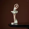 Figurine decorative Statua di ballerina in stile nordico Decorazioni per la casa creative Figurine di balletto in resina per la decorazione della stanza Regalo Fidanzata Artigianato