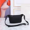 Borsa di design marsupio borsa sportiva da esterno materiale in nylon leggero e resistente all'usura adatto sia per uomo che per donna