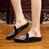 Boots Veowalk Glossy Velvet Embroidered Women Pointed Toe Slippers Comfortable Soft Light Flat Mules Retro Ladies Summer Shoes