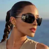 2024 Nuevo diseño de moda Aleación única Sin montura Cuadrado Y2K Gafas de sol Mujeres de gran tamaño De una pieza Degradado Elegante Gafas de sol Sombras femeninas