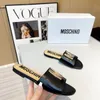 1 1 شزل كعب مسطح loafer أسود وردي مصمم أبيض صندل لامرأة شريحة sliop-on الحذاء الفاخر moschi slipper dhgate من الجلد المطاط الرمال الصيفي شاطئ