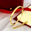 Bracciale di design classico Bracciale in titanio Bracciale classico Bracciale alla moda per uomo e donna Gioielli in oro 18 carati Regalo di San Valentino