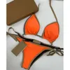 Designer Triangle Bikini Ensembles Maillot de bain sexy Bikinis en métal Chaîne de lettres Élément élevé Maillots de bain d'été Maillots de bain de plage Maillot de bain à deux points