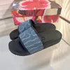 Pantofola di design donna uomo lusso diapositive sandali piatti muli moda estate spiaggia pantofole con suola in gomma sandalo interno lettera stampa scarpe casual taglia 35-45