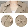 Spring Autumn Trench Coat Women kläder Slim Longsleved Short Windbreaker med Belt Casual Outwear Kvinnliga toppar Foder 240315