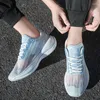 Casual Shoes Carbon Plate Cyning Män som kör för kvinnor Breatalbe Athletic Sports Jogging Ultralight Training Sneakers Man