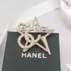 Luxury Designer Brooch Brand Letter Pins Brooches Diamond Women Brooch Suit Pin Jewelry Accessories Wedding Party Gifts5