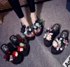 Flops 2022 Zomer Nieuwe handgemaakte Rose Hoge Heel Slippers Flip Flops Luxury Flower Platform Cute Ladies Beach Sandals Damesschoenen