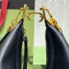 Designer -Taschen Hobos Totes Frauen echte Leder -Umhängetaschen passen zu farbigen Nylongurten Metall Brand Identität Haken Handtaschen Brieftaschen 2 Größe