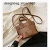 New Fashionable Korean Woven Womens Bag with Unique and Design Shoulder Autumn/Winter Diagonal Straddle Handbag