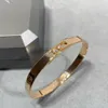 Designer Armband Slide Classic Three Diamonds Armband Mes Top Quality V-Gold Armband Silver Men Bangle Rose Women Open Style Wedding Jewelry for Gift