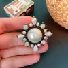 Brooches Baroque Retro Antique Imitation Pearl Brooch Fashionable Exquisite Atmospheric Badge Cool Simple Unisex Clothing Accessory Clip