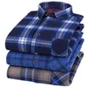 Camisas casuais masculinas 2024 camisa quente de inverno com pelúcia e espessada dupla face lã cardigan xadrez meia idade idosa