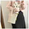 Bolsos de hombro elegantes Bolsos de diseñador pequeños de verano Tote Mujer Chica Hierba Tejida Cubo Vacaciones Playa Bolsa de compras de mano 240311