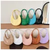 Schoudertassen 2024 Nieuwe Mode Maan Hand Held Jelly Bag Pvc Trendy One Handheld Dames Minimalistisch Geschilderd Leer 240318