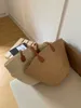 Górne torby na ramię trawne designerskie torebki torba dla kobiet z dużą pojemnością kubełko na plażę koszyk warzywny do pracy 240311