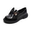 Pumpar singel sko kvinnlig brittisk stil små läderskor fjäder och höst retro svart båge en fot mjuk ensamstående sko kvinnlig
