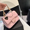 Woc Manico di perle Borsa di lusso Ciondolo con amore Designer Mini borsa a tracolla da donna Pelle con diamanti Hardware dorato Fibbia in metallo Catena matelasse Borsa a tracolla Sacoche 17 cm