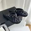 Luxe designerpantoffels, eersteklas glijbaan, damesslippers, zomersandalen, platte schoenen, metalen bloemletters, leren strandschoenen, vakantieschoenveterdoosjes