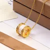 Pendant Necklaces 2023 Quality V Gold Material Charm Pendant with Shell Agate Nature Stone for Women Wedding Necklace Gift Jewelry PS7000