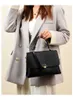 Bolsa de designer de textura de couro elegante para saco de luxo leve para mulheres, bolsa de bolsa de tote de alta qualidade, bolsa única 240311