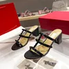 Sandali da donna moda estiva firmati rivetti eleganti pantofole con tacco alto comode e dolci scarpe da donna in gelatina per adulti