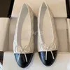 Diseñador Channel Loafers Brand Paris Black Ballet Flats Zapatos de canal Mujeres Acolchadas Cuero Genuino Non Slip Luxury Red Luxury Redons Damas Dames zapatos