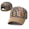 Berretto da baseball cappello B Designer cool snap calcio sportivo Cappelli Burbrys cappello ragazza estate reticolo cappello da baseball trendsetter cappello casual berretto da sole snapbacks QR4Y